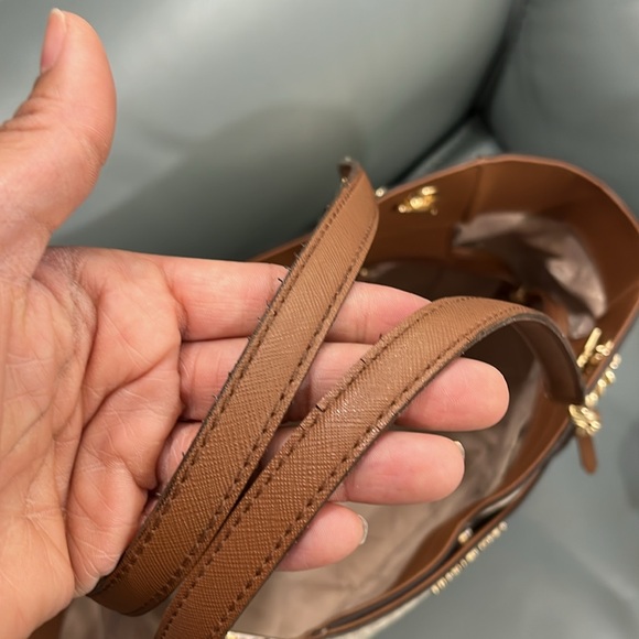 Michael Kors Beige Signature Tote Bag used a couple times - Picture 9 of 9